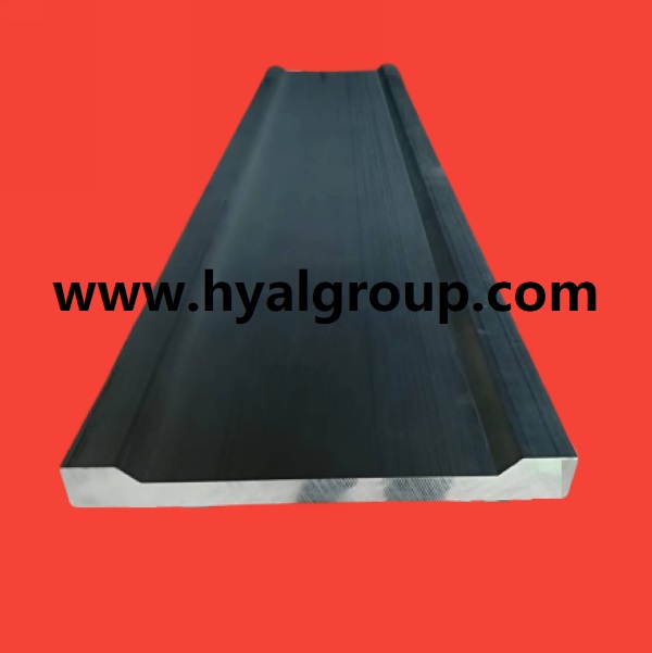 profile.jpg profile.jpg